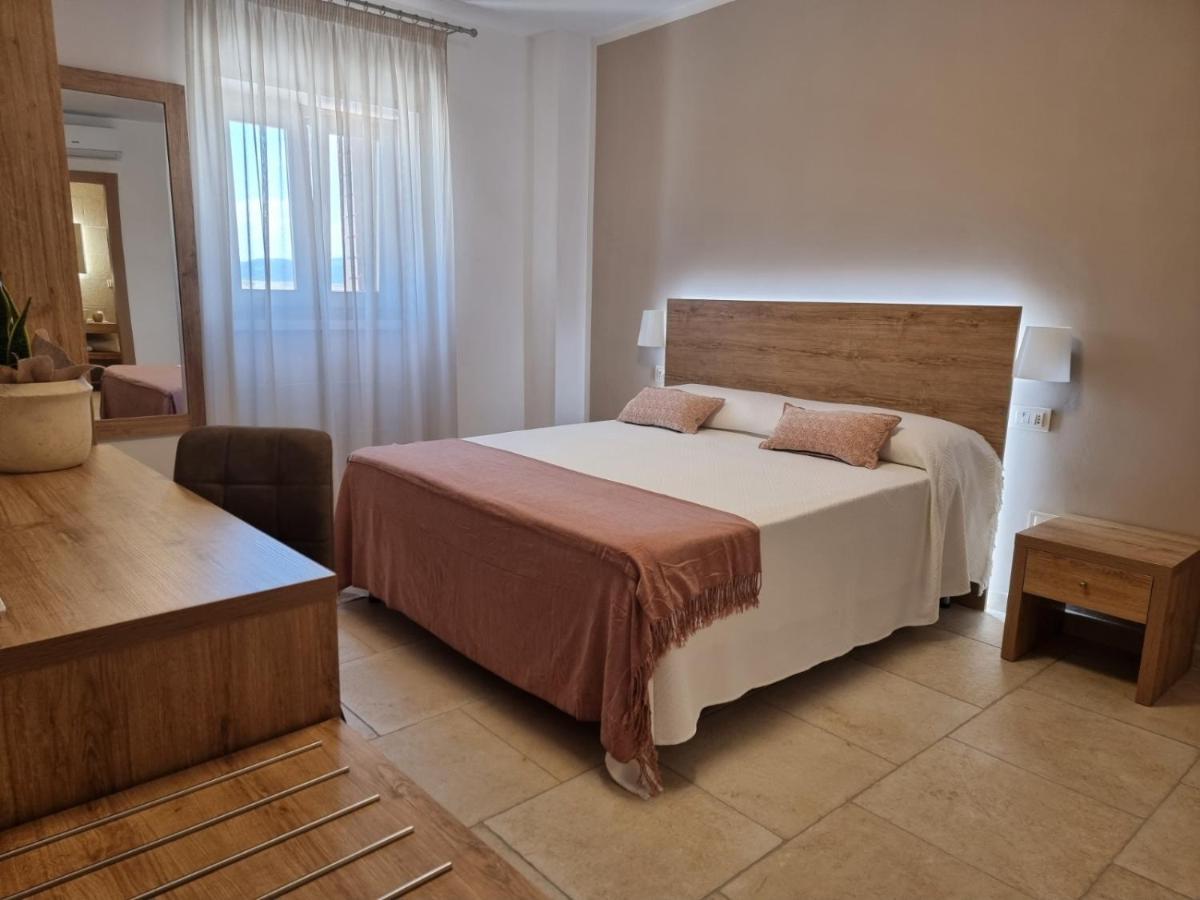 Hotel Punta San Francesco Vieste Exteriör bild