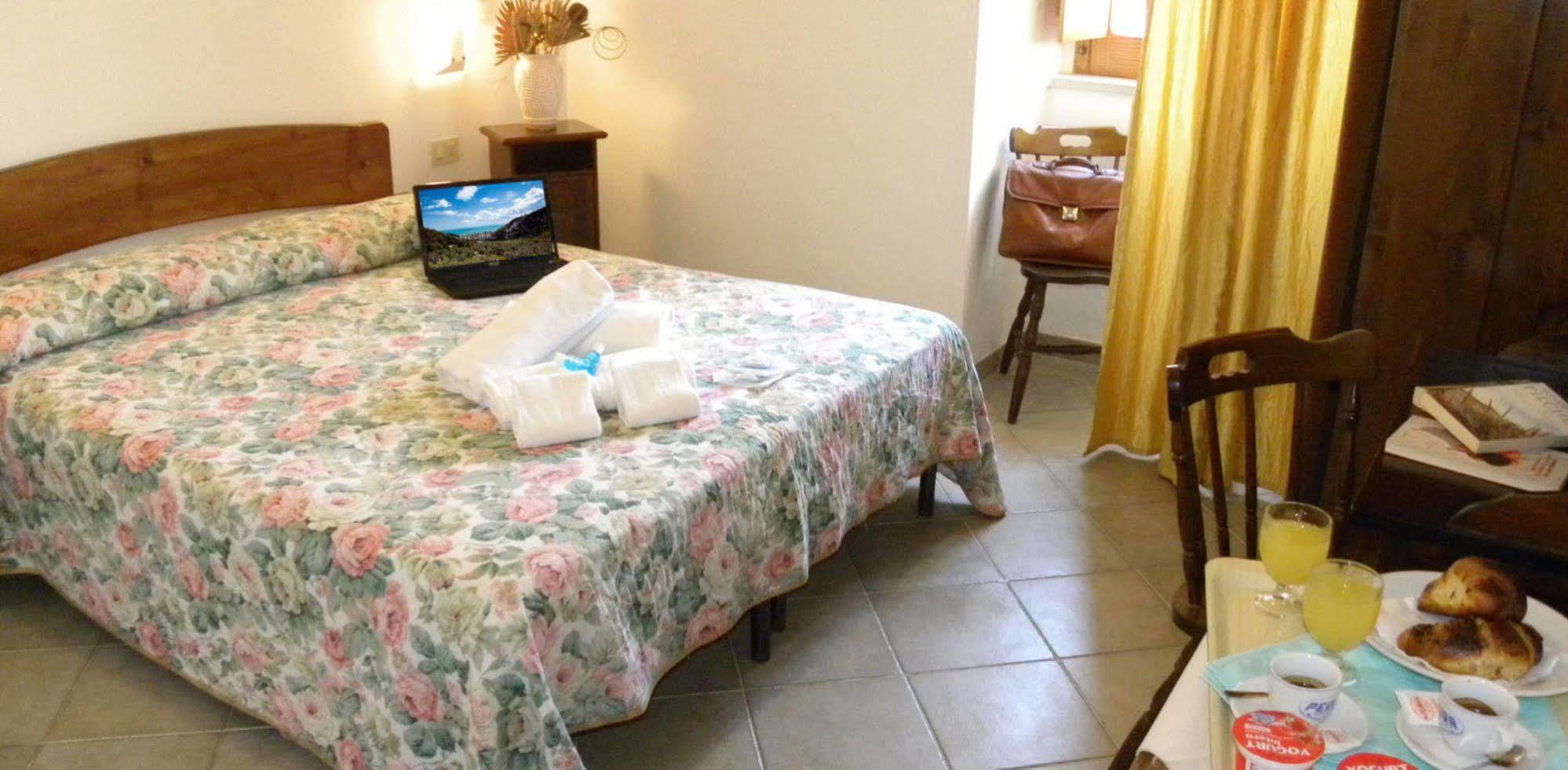 Hotel Punta San Francesco Vieste Exteriör bild